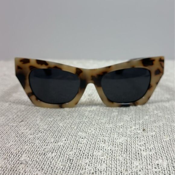 I-SEA Sofia Tortoise Polarized Cat Eye Sunglasses - Picture 9 of 10